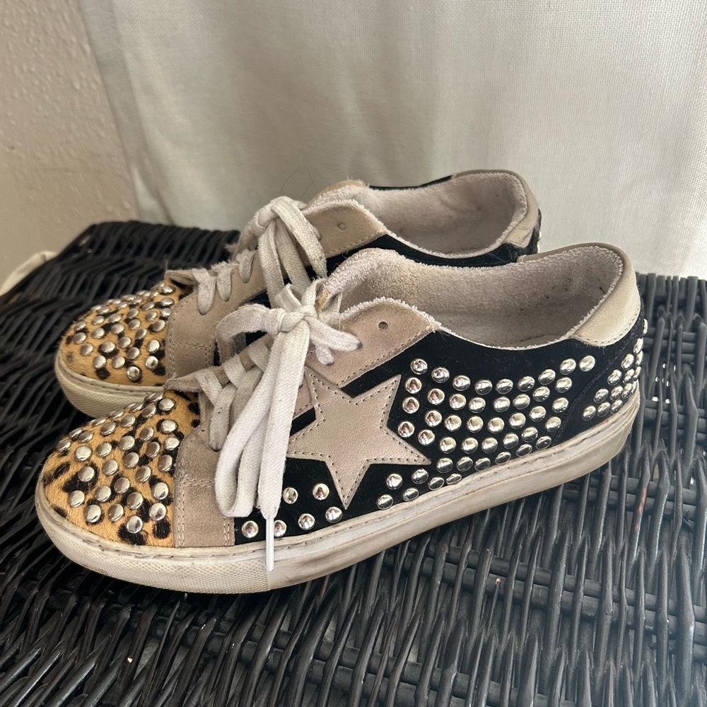 Steve Madden star sneakers
